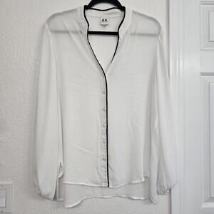 Ann Klein Women's White Long Sleeves Blouse Lightweight  Collarless Size M
